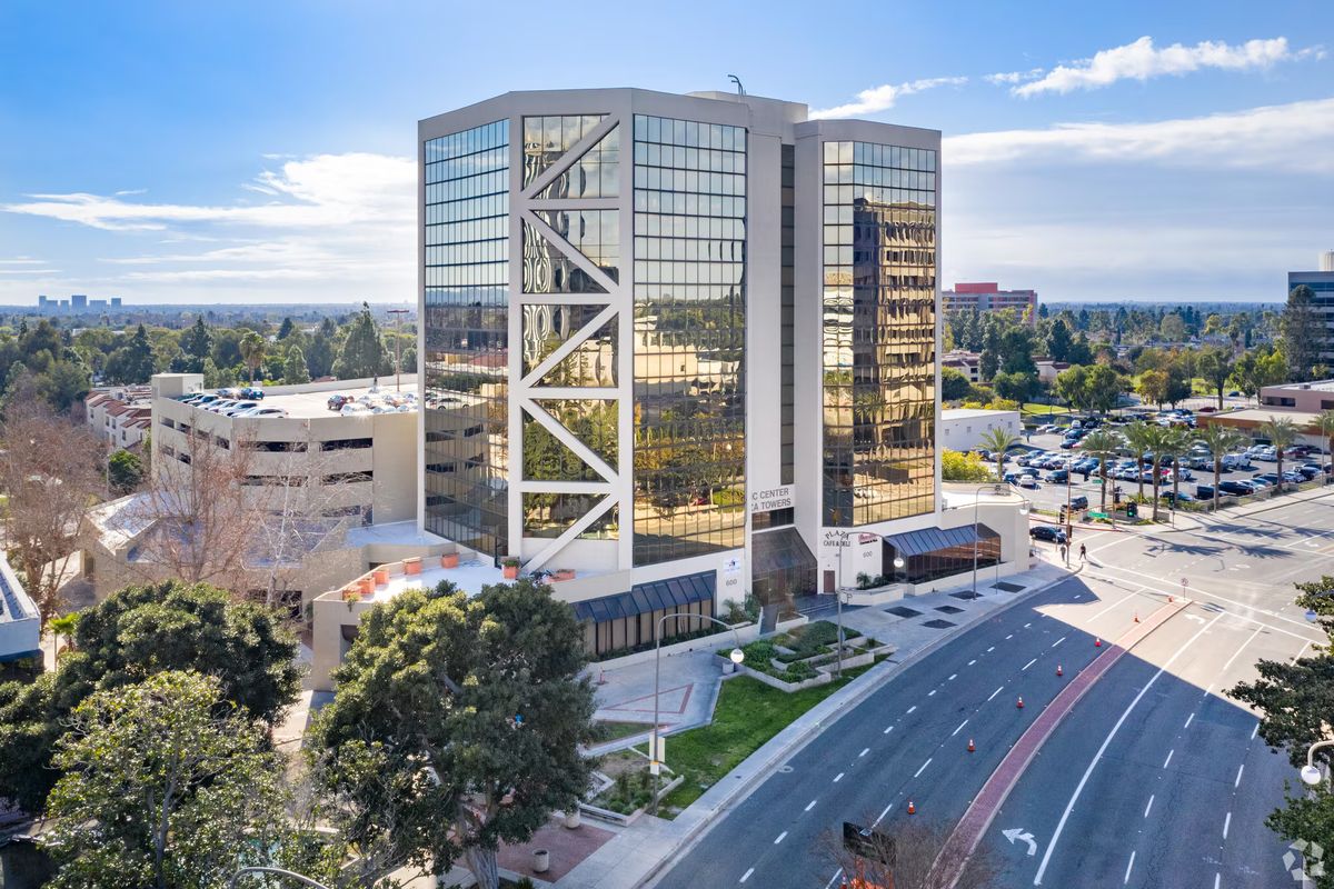 SCSU サンタアナキャンパス(オレンジ郡)の外観